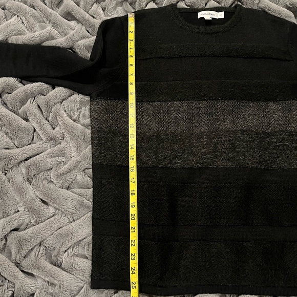 Calvin Klein Large Black and Gray Sweater - Picture 11 of 11